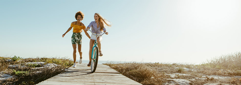 Chicas con bicicleta